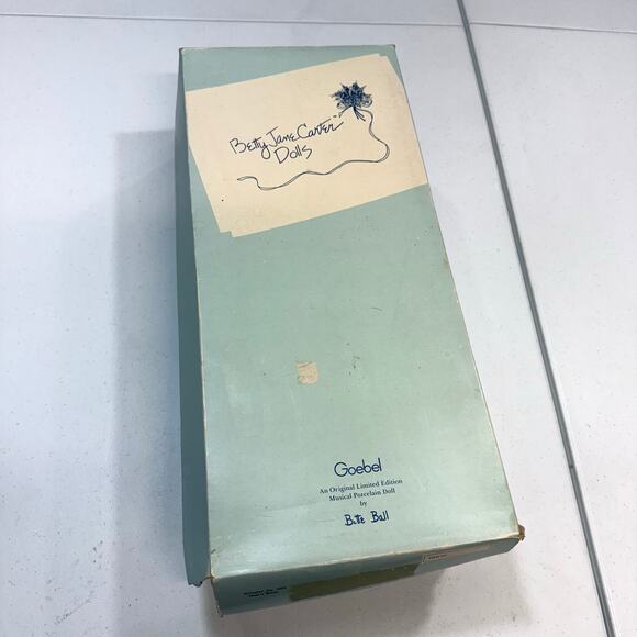 Betty Jane Jaqueline porcelain doll limited edition - Picture 9 of 9